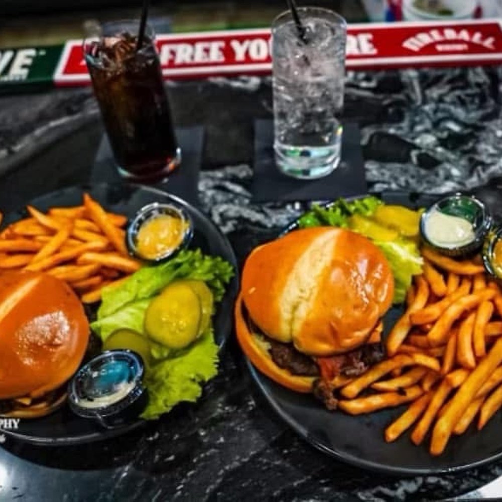 Patrick Clay's Icon Tavern - Burgers - Sports Bars Near Me - Odessa, Texas
