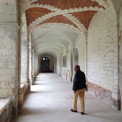 Abbaye Cistercienne de Valloires - Heel oude, lange, buiten gang