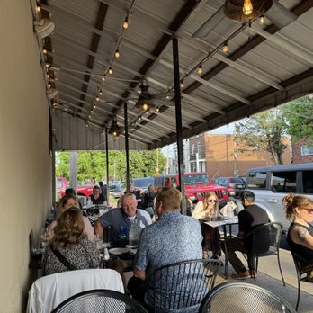 Mama's On the Hill - Italian Near Me - Saint Louis, Missouri