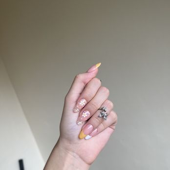 MIRAGE Deluxe Nails & Spa - Un trato excelente por parte del personal un trabajo increíble por parte de Lucy - Waxing Near Me - Miami, Florida MIRAGE Deluxe Nails & Spa - Un trato excelente por parte del personal un trabajo increíble por parte de Lucy - Waxing Near Me - Miami, Florida