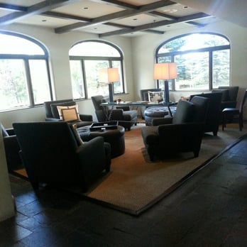 Knob Hill Inn - Lobby - Hotels Near Me - Ketchum, Idaho Knob Hill Inn - Lobby - Hotels Near Me - Ketchum, Idaho