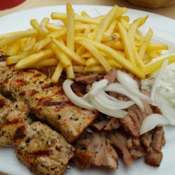 Helena - Souvlaki, Gyros mit Tzatziki und Pommes Frites