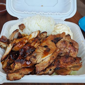 Ono Hawaiian BBQ - Hawaiian BBQ Chicken, Teriyaki Chicken, Rice and Macaroni Salad and under the chicken there was steamed vegetables - Hawaiian Near Me - Lancaster, California Ono Hawaiian BBQ - Hawaiian BBQ Chicken, Teriyaki Chicken, Rice and Macaroni Salad and under the chicken there was steamed vegetables - Hawaiian Near Me - Lancaster, California