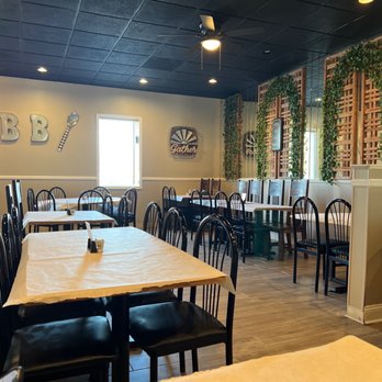 BrunchBox - Dining Area - Pizza Near Me - Sayreville, New Jersey