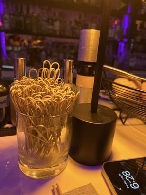 Hidden Bar by null