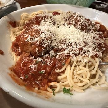 Olive Garden Italian Restaurant - Spaghetti & Meatballs with meat sauce - Italian Near Me - Downey, California Olive Garden Italian Restaurant - Spaghetti & Meatballs with meat sauce - Italian Near Me - Downey, California