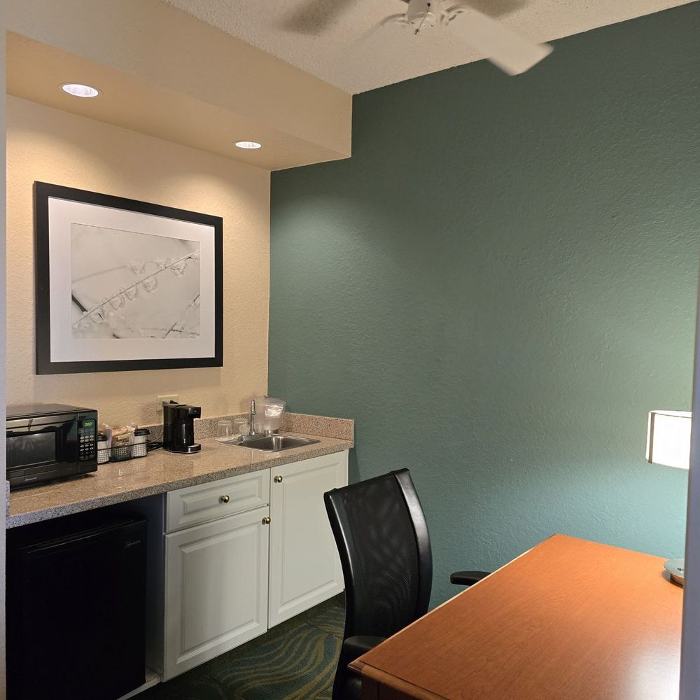Springhill Suites by Marriott Sanford - Kitchenette and desk area. - Hotels Near Me - Sanford, Florida
