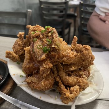 Side Street Inn - Crispy garlic chicken - Sports Bars Near Me - Honolulu, Hawaii Side Street Inn - Crispy garlic chicken - Sports Bars Near Me - Honolulu, Hawaii