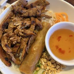 40. Rice Vermicelli W/ Grilled Lemongrass Pork & Eggrolls