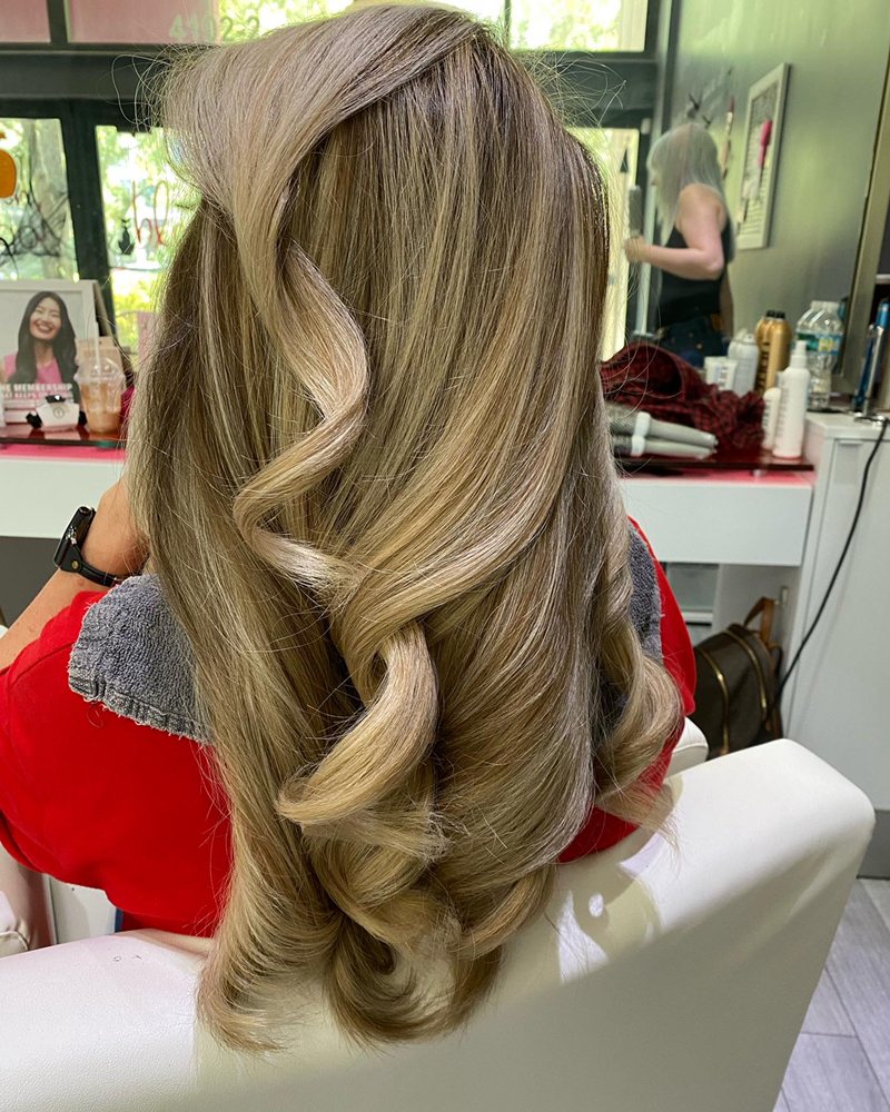 Blo Blow Dry Bar Image