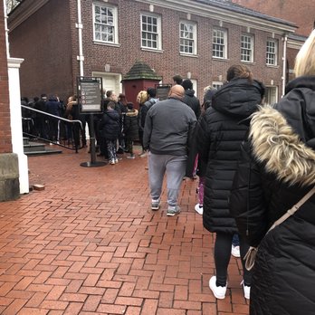 Independence Hall - The line! - Landmarks & Historical Buildings Near Me - Philadelphia, Pennsylvania Independence Hall - The line! - Landmarks & Historical Buildings Near Me - Philadelphia, Pennsylvania