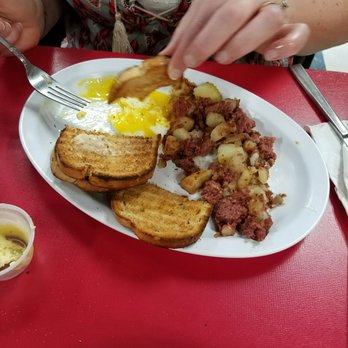 Cindy's Kitchen - Corned Beef n Hash... Yum!!! - Breakfast & Brunch Near Me - Cambridge, Maryland