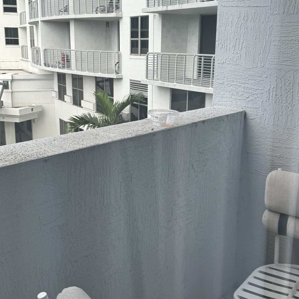 Circ Hotel - Food container on enclosed balcony - Hotels Near Me - Hollywood, Florida Circ Hotel - Food container on enclosed balcony - Hotels Near Me - Hollywood, Florida