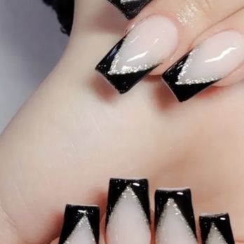 Lovely nail ♡ 🎨💎 There's nothing like the confidence of a fresh manicure