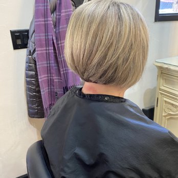 Debra Bonatti - Razor cut bob with Highlight and lowlights - Hair Salons Near Me - Prescott, Arizona