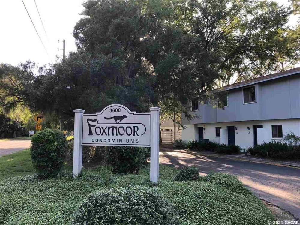 FOXMOOR CONDOMINIUMS Updated October 2024 3600 SW 19th Ave
