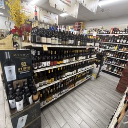 Staples Corner Liquors