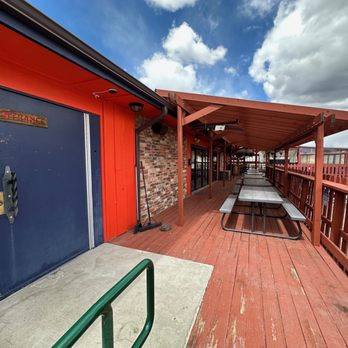 Wrigley's Chicago Bar & Grill - There is outside seating to the right of the entrance. - Sports Bars Near Me - Golden, Colorado Wrigley's Chicago Bar & Grill - There is outside seating to the right of the entrance. - Sports Bars Near Me - Golden, Colorado