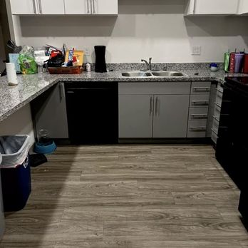 Anas Cleaning Service  - Clean kitchen a picture of after - Home Cleaning Near Me