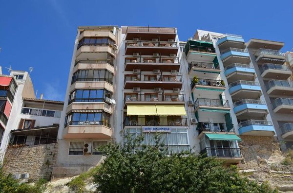 Hotel Condestable by null