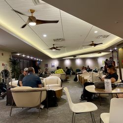 Hawaiian Airlines Premier Club Lounge - Very Spacious...