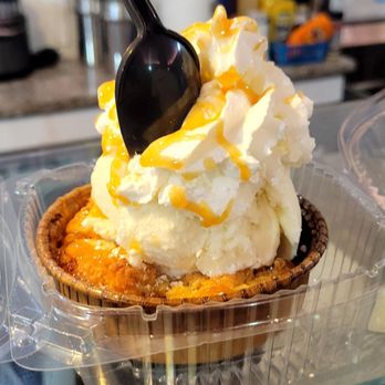 Marlei’s Sweet Tooth - Peach cobbler - Ice Cream & Frozen Yogurt Near Me - Philadelphia, Pennsylvania