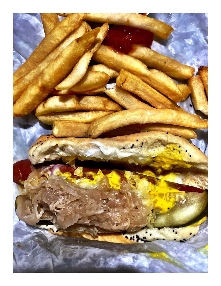 Food from Skyway Dog House