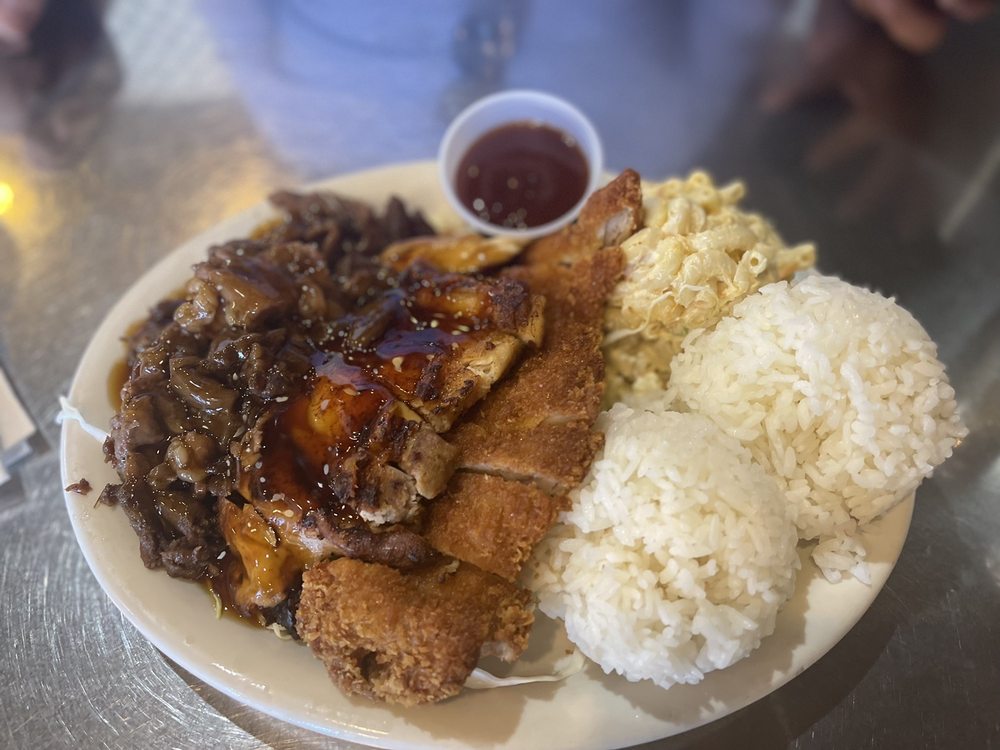 Food from Aloha Kitchen