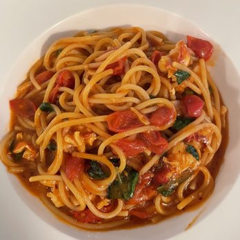 Cecconi's Mayfair - Lobster spaghetti with a little added spice! - Italian Near Me - London, XGL Cecconi's Mayfair - Lobster spaghetti with a little added spice! - Italian Near Me - London, XGL