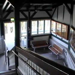 Oberweißbacher Bergbahn - Innen im Bahnhof  Wartehalle.