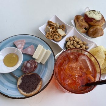 Dolce Vita Cafè - Desserts Near Me - Nicolosi, Connecticut