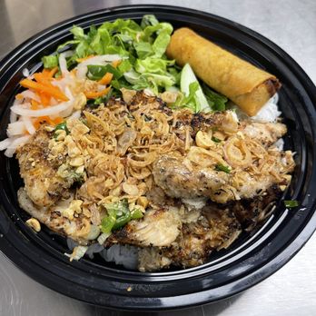 Corner Banh Mi - Chicken rice vermicelli noodle - Bubble Tea Near Me - Winnetka, Illinois