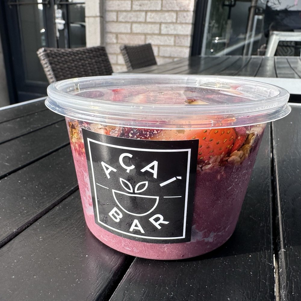Acai bar  - Acai, Granola, Goji Berries, Honey, Strawberry, and Cacao Nibs - Acai Bowls Near Me - Pasadena, California
