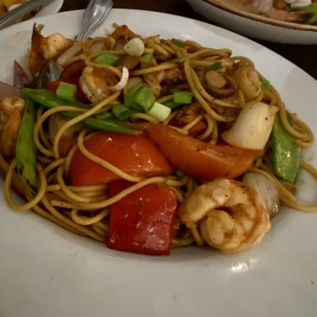 El Rocoto - 8/26-Tallarin mariscos (off menu) - Peruvian Near Me - Cerritos, California El Rocoto - 8/26-Tallarin mariscos (off menu) - Peruvian Near Me - Cerritos, California