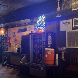 Reggie's 42nd Street Tavern