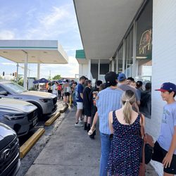 Line wrapped around the building