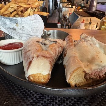 The Foundry - French dip - New American Near Me - Hicksville, New York