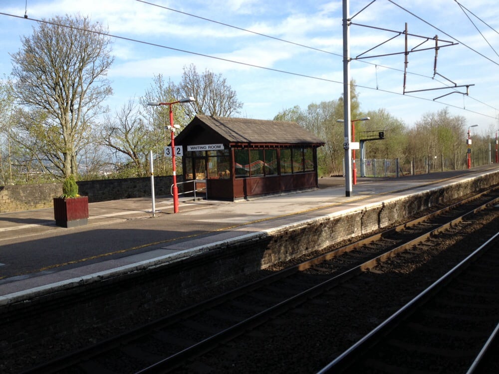 OXENHOLME RAILWAY STATION - Oxenholme, Cumbria, United Kingdom - Train ...