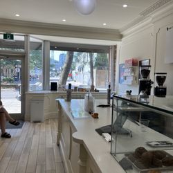One For All Coffee & Desserts - Interior