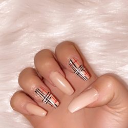 Hollywood Nails