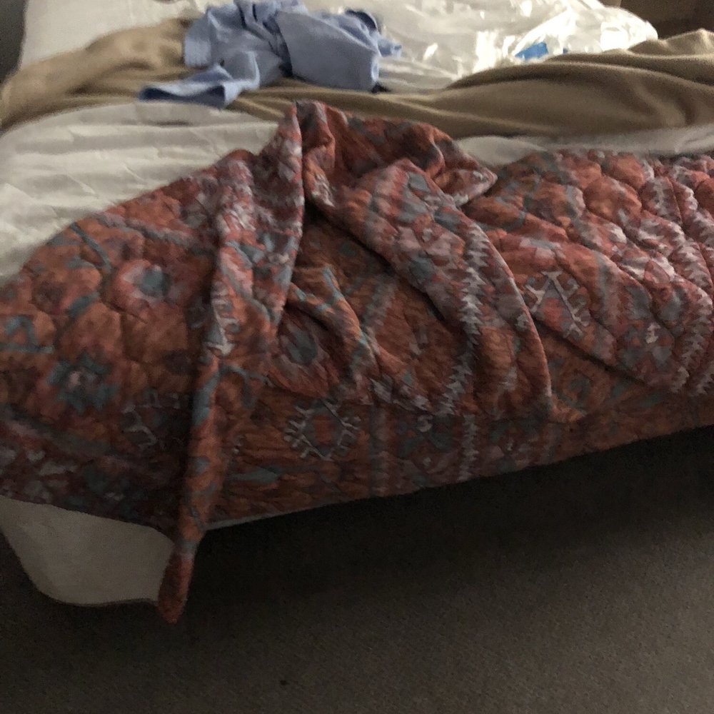 West Star Resort - The bed spread is half broken. Sorry didn't take pictures till the next day. Nothing like the advertised pictures on the site. - Hotels Near Me - Jackpot, Nevada