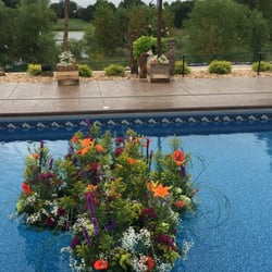 Burton & Tyrrell's Flowers