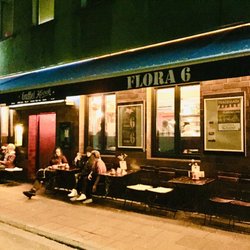 Flora 6 - Nett draußen sitzen