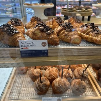 Paris Baguette - Display Case Treats - Bakeries Near Me - Sacramento, California Paris Baguette - Display Case Treats - Bakeries Near Me - Sacramento, California