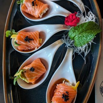 Oiza - Salmon spoons - Sushi Bars Near Me - Fresno, California