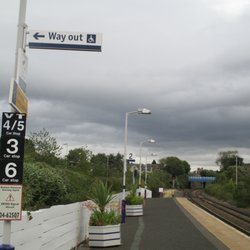 Kirkcaldy Railway Station - Photo.   12.9.2016.