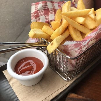 The Australian Heritage Hotel - Chips - Hotels Near Me - The Rocks, NSW