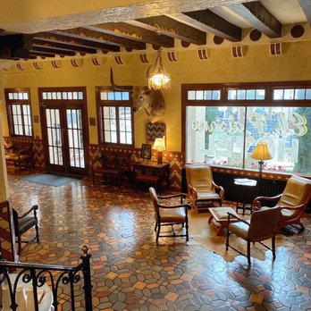 Hotel Paisano - A view from the steps. - Hotels Near Me - Marfa, Texas