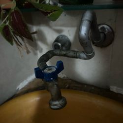 Hostel Natura - Plumbing. No hot water.