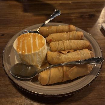 Paparepas - Dough filled with dulce de leche and ice cream - yum! - Venezuelan Near Me - Renton, Washington Paparepas - Dough filled with dulce de leche and ice cream - yum! - Venezuelan Near Me - Renton, Washington